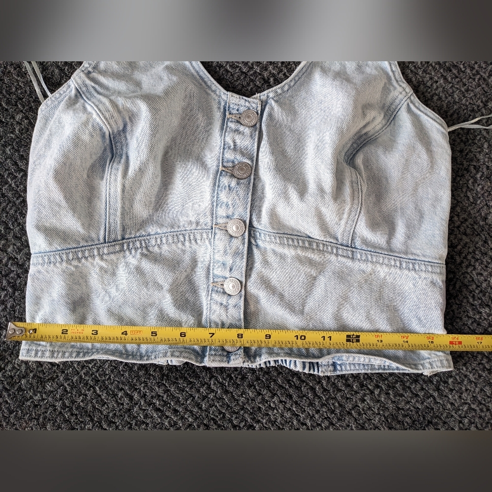 Levi’s Womens Button Down Denim Slim Fit Halter Crop Top Light Wash 🔥 - Picture 10 of 10